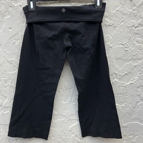LULULEMON Black Crop Yoga Athletic Athleisure Legging Size 4 - Picture 8 of 8